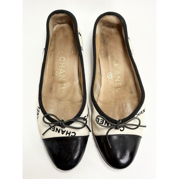 Chanel Ballet Flats White & Black Leather & Canvas Monogram Logo Y2K Sz 35 - Picture 1 of 15